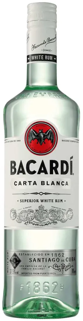 Una bottiglia di rum Bacardi Carta Blanca