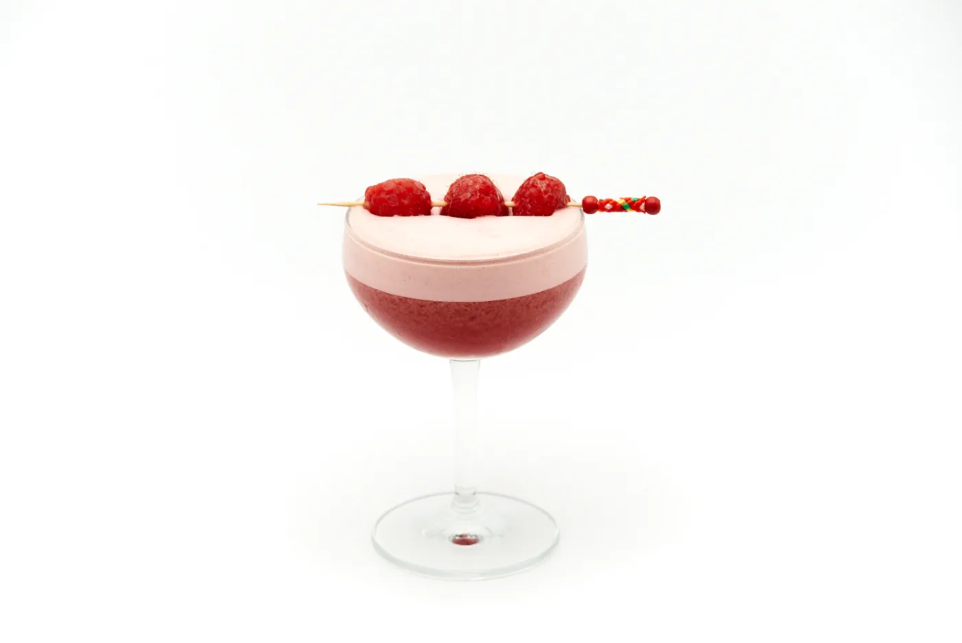 Clover Club: ricetta del cocktail sour con gin e lamponi