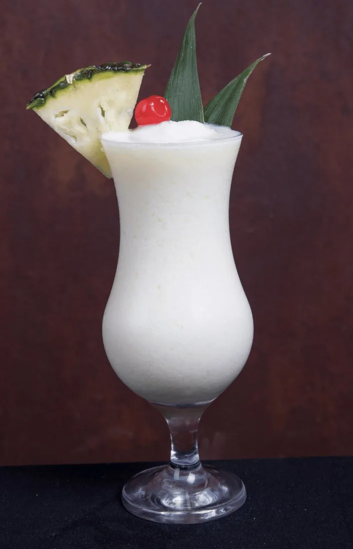Una Piña Colada di colore bianco, segno che è stata fatta con troppo cocco