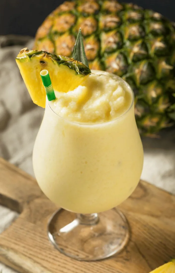 Una Piña Colada frozen con consistenza da granita, esempio di come non dovrebbe essere questo drink