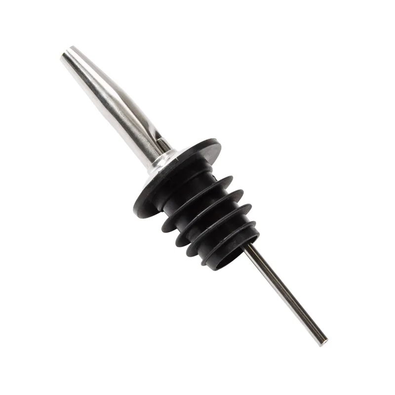 Metal pourer in metallo e gomma montato sul collo di una bottiglia