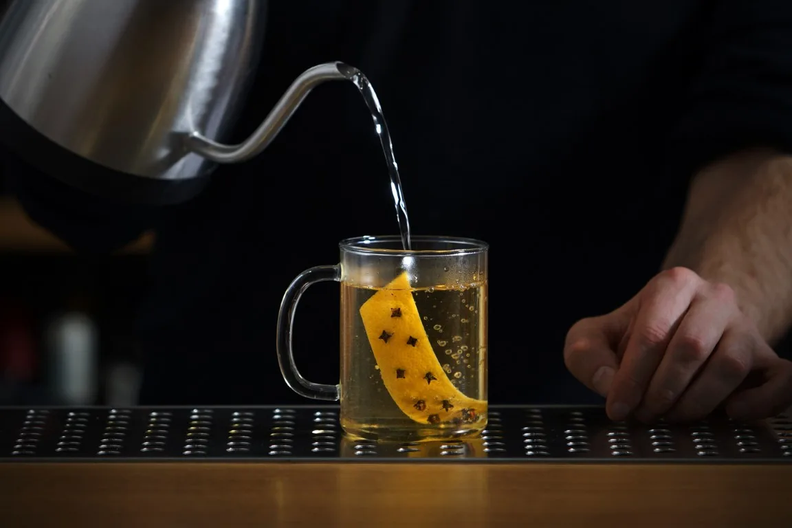 Hot Toddy: ricetta del drink caldo per serate invernali