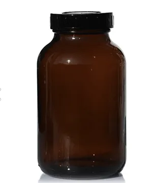 un barattolo di vetro scuro per liquori