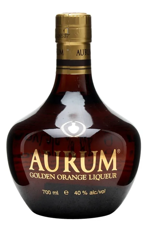 Una bottiglia di Aurum, liquore all'arancia adatto al Margarita