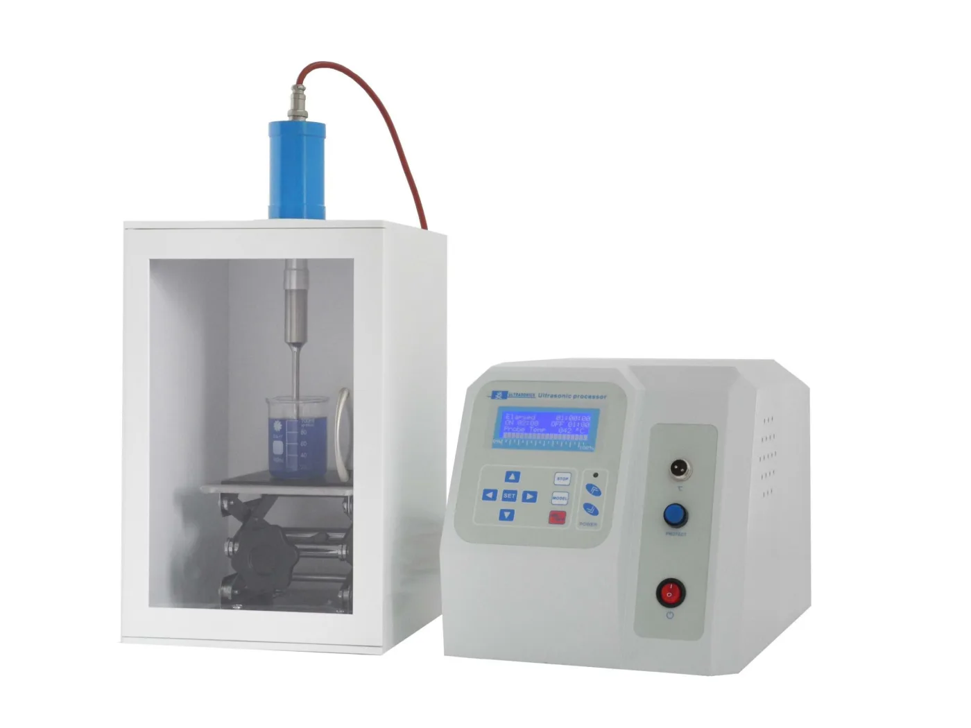 Sonicatore da laboratorio: camera stagna con sonda immersa in un beaker e, accanto, il generatore con display