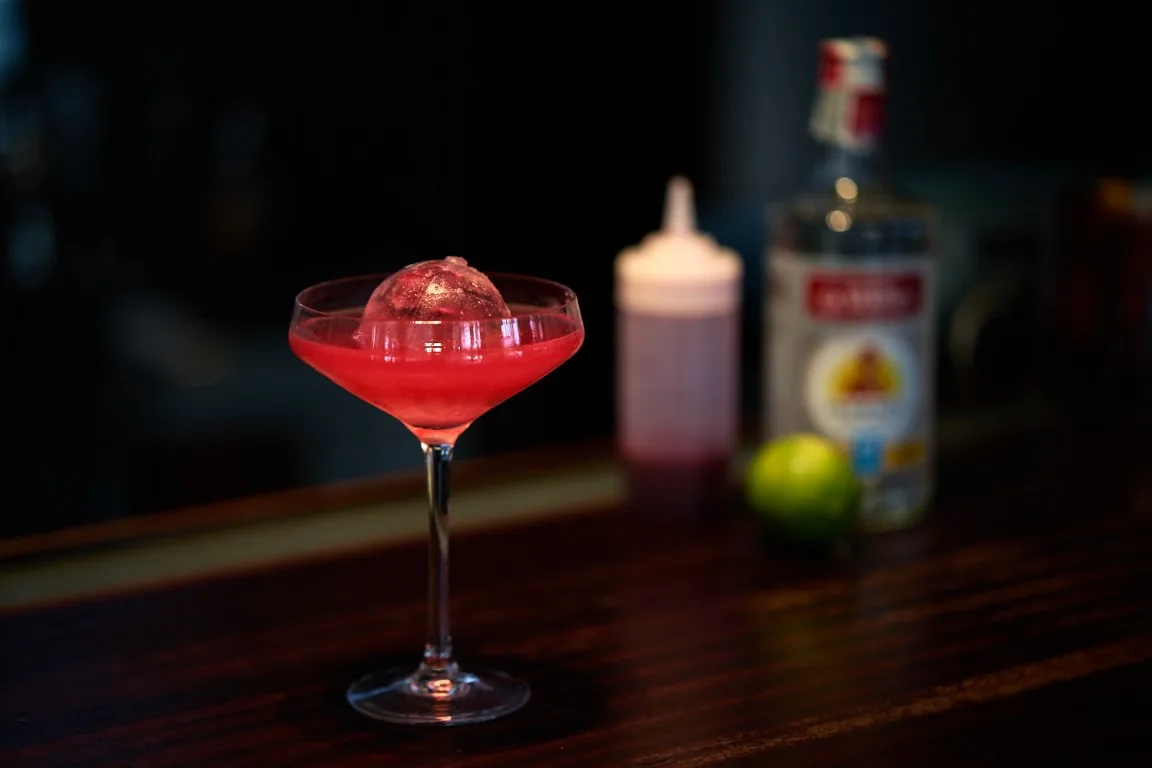 Violet Isle: un drink con granatina home-made